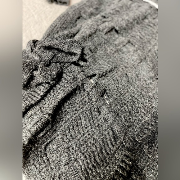 Woven belted BCBG charcoal tunic sweater M - Picture 5 of 6